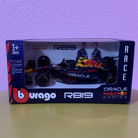 Bburago Other - Bburago 1:43 Scale Model Oracle RB19 Formula 1 Car